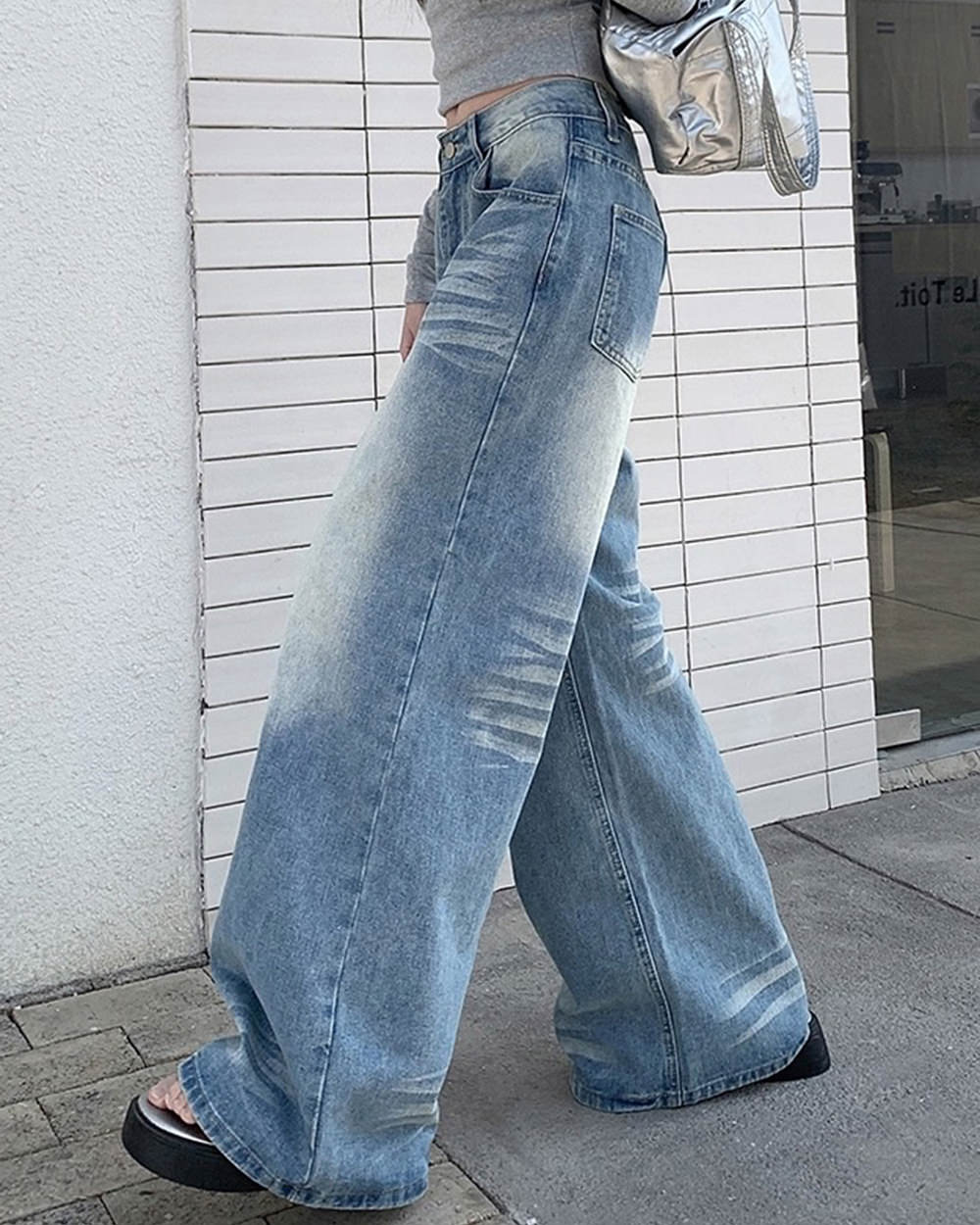 Light Blue Washed Wide-Leg Jeans