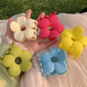 Y2K Flower Hair Claw